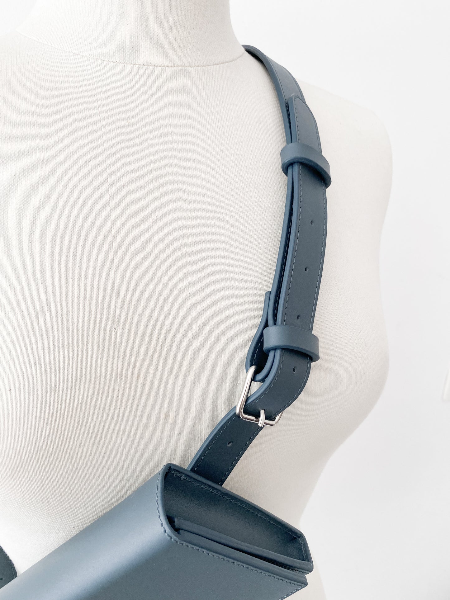 SAC BANANE / Bleu pétrole